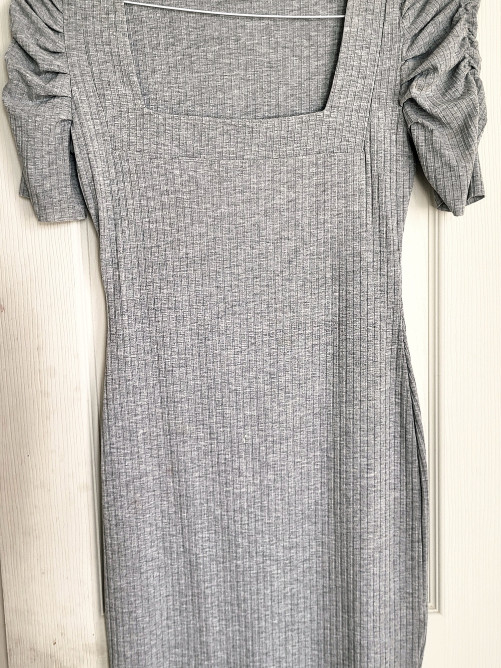 VENUS Gray Ribbed Square-Neck Midi Dress with Puff Sleeves XS